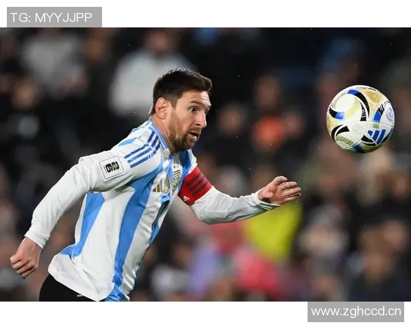 世界杯预选赛现场矛盾激化球队球员与主教练当众爆发激烈冲突